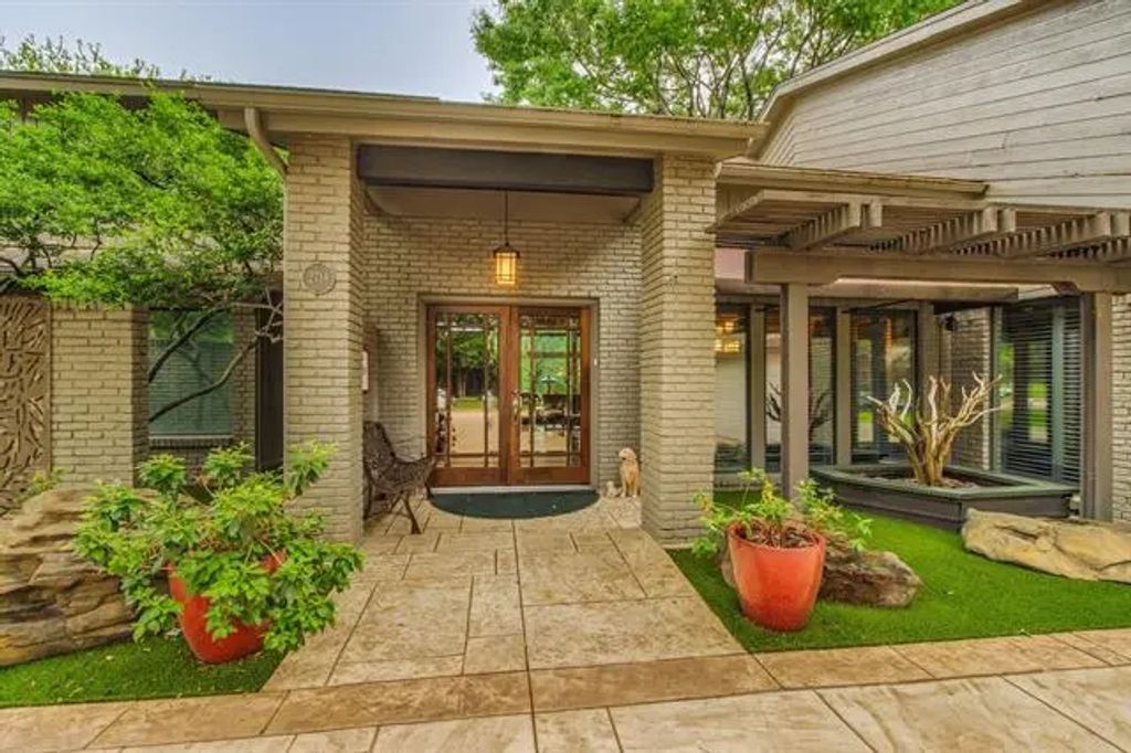 2718 W Prairie Creek Drive, Richardson