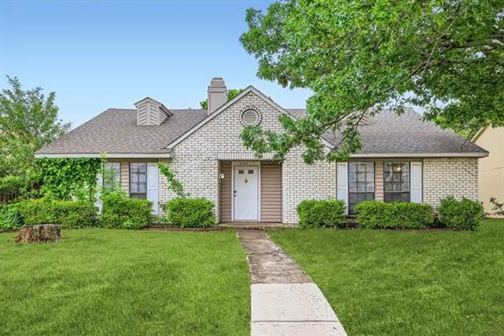8314 Kensington Drive, Rowlett