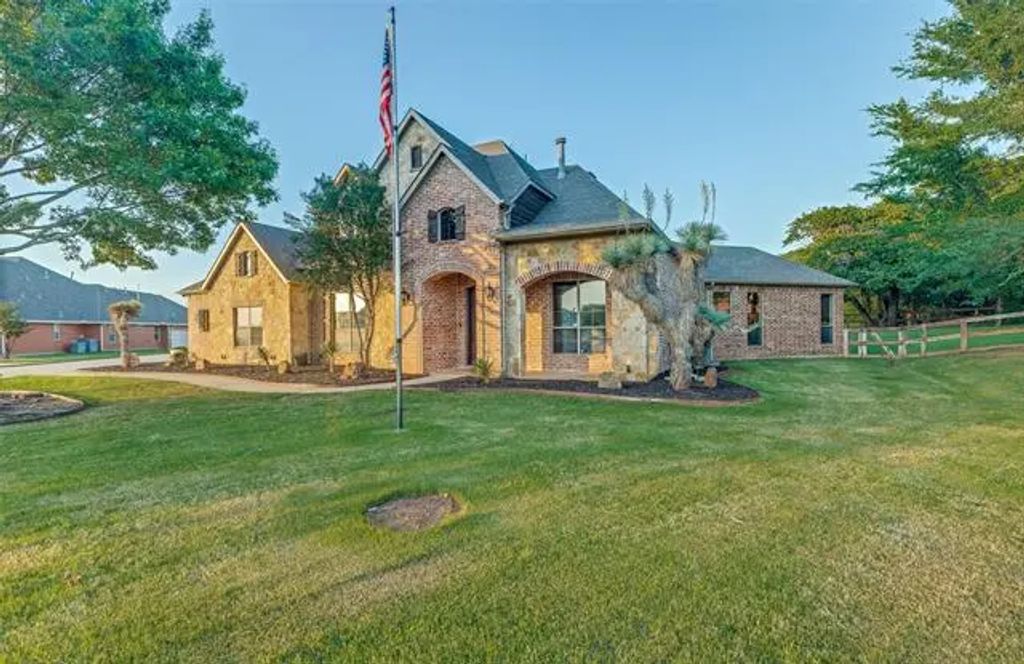 7600 Bruce Road, Aubrey