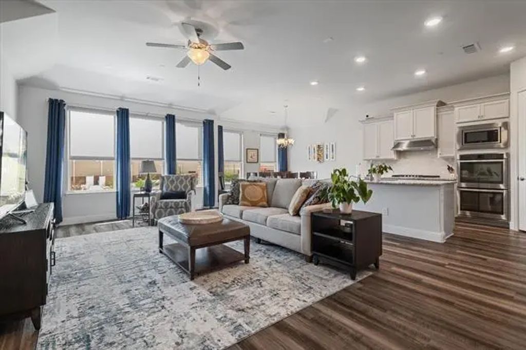 5542 Yellowstone Road, The Colony