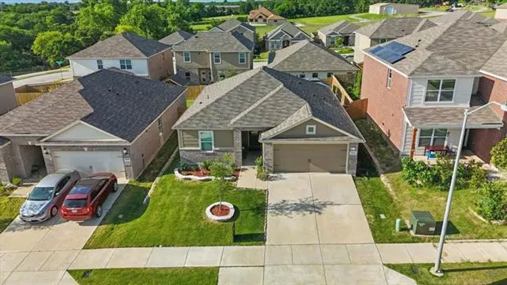 7616 Duck Bay Road, Fort Worth