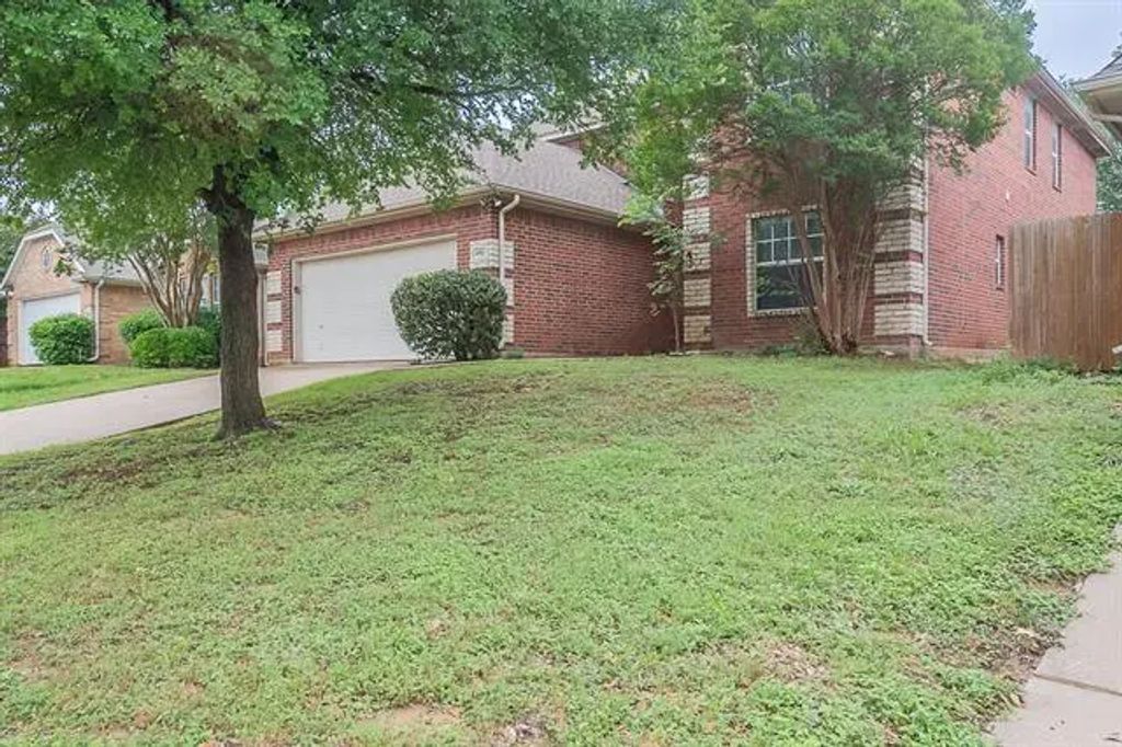 6913 Mccracken Court, Fort Worth