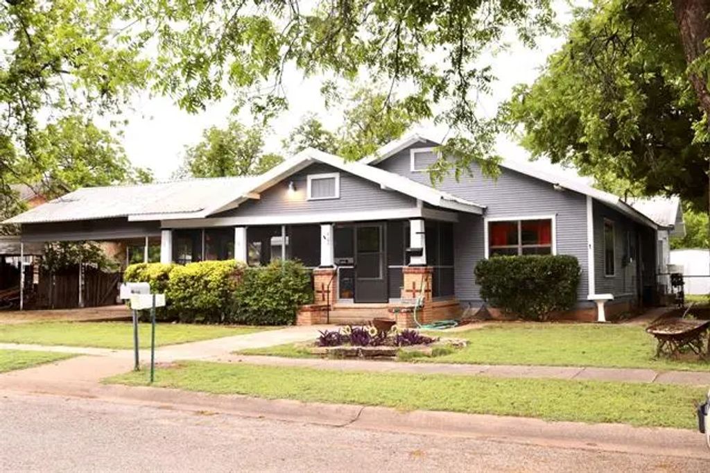 605 W Lamar Street, Winters