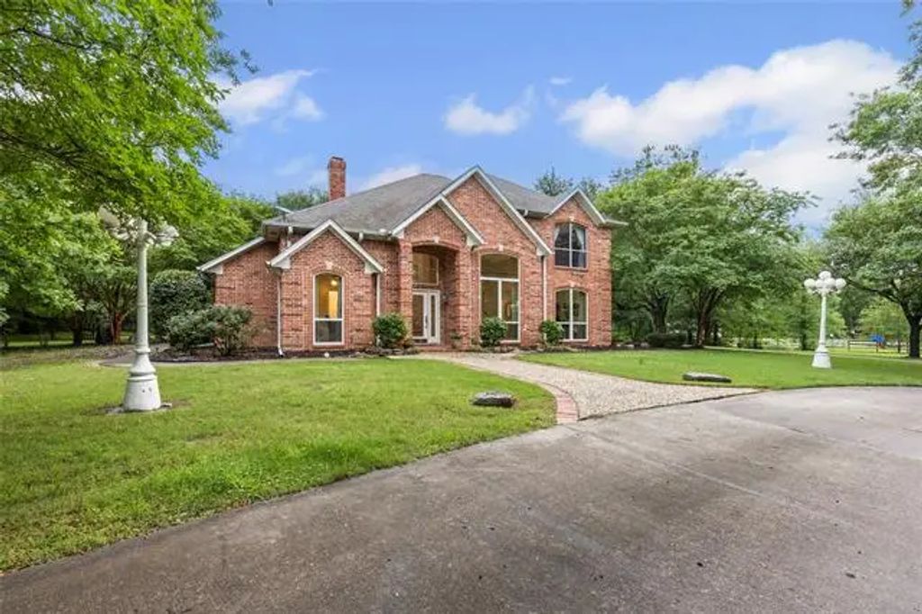 111 Oak Lane, Commerce