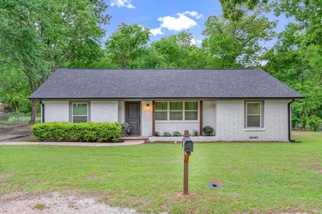 1342 Shady Lane, Canton