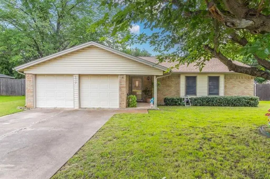 6512 Massey Court, North Richland Hills