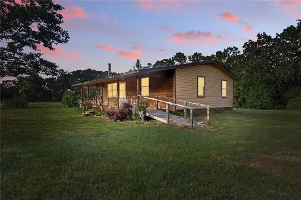 1660 Cr 3155, Quitman