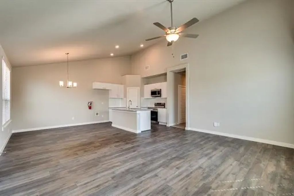625 Wheatfield Drive, Venus