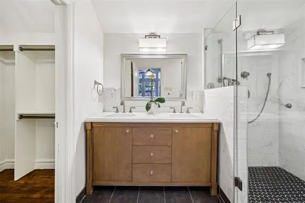 2829 Lovers Lane, University Park