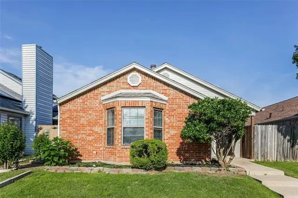 2805 Bridge Lake Drive, Irving