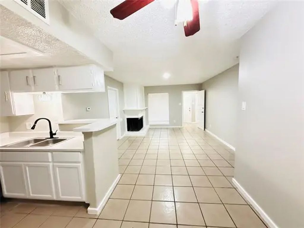 7152 Fair Oaks Avenue 1052, Dallas