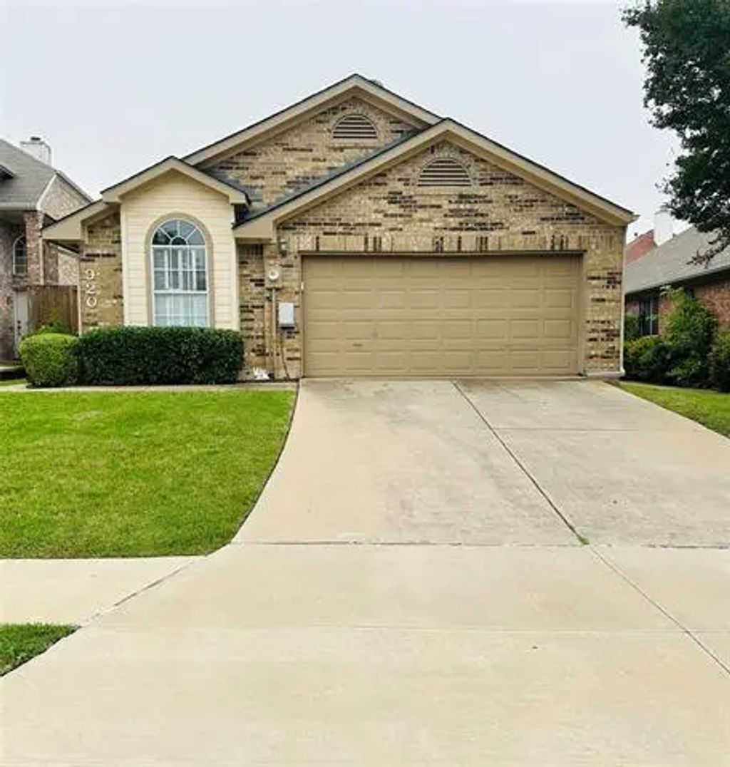 920 Plantation Drive, Lewisville