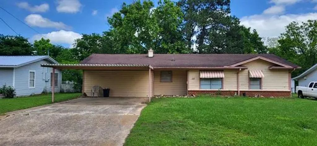 110 Russell Drive, Sulphur Springs