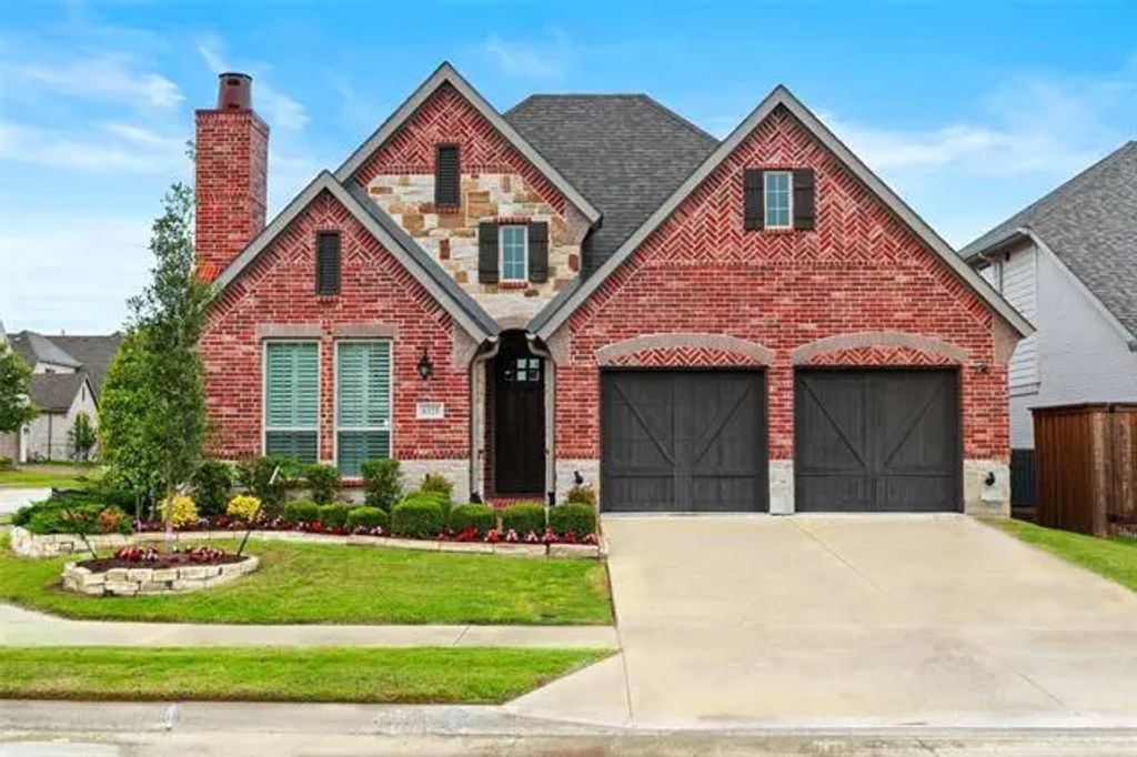 8325 Western, The Colony