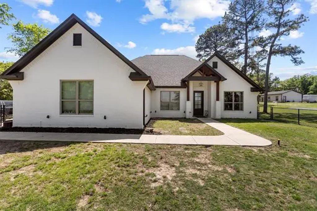 13715 County Road 4113, Lindale