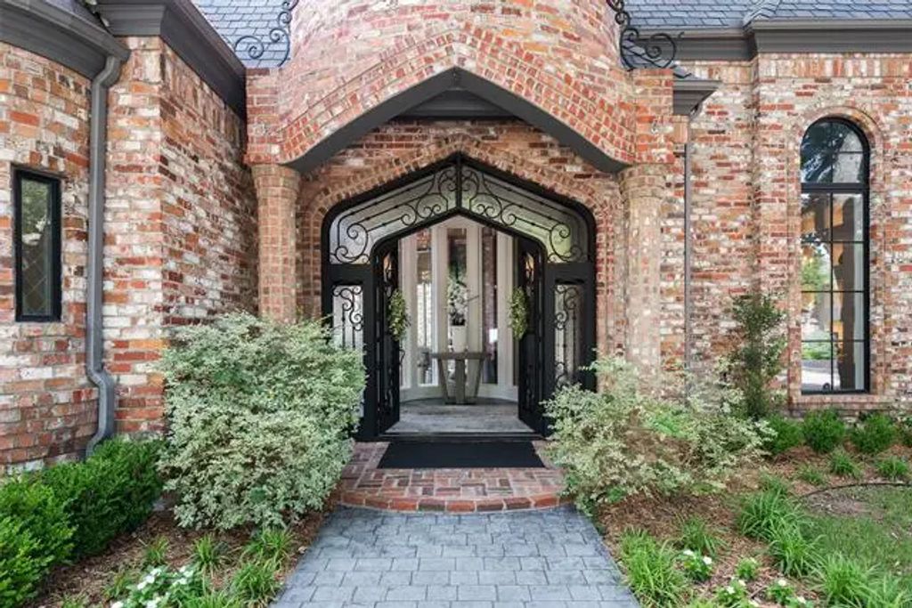 12229 Pecan Forest Drive, Dallas