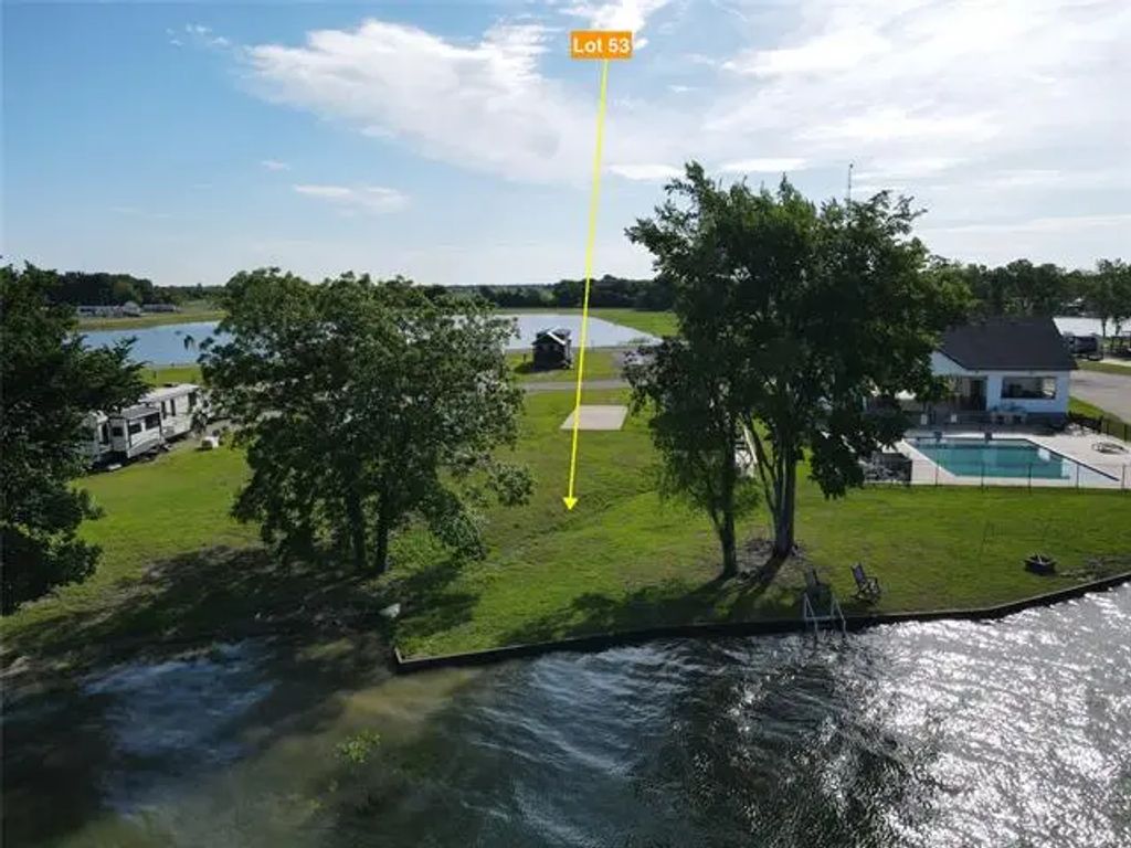 5186 Waterfront Road, Kerens