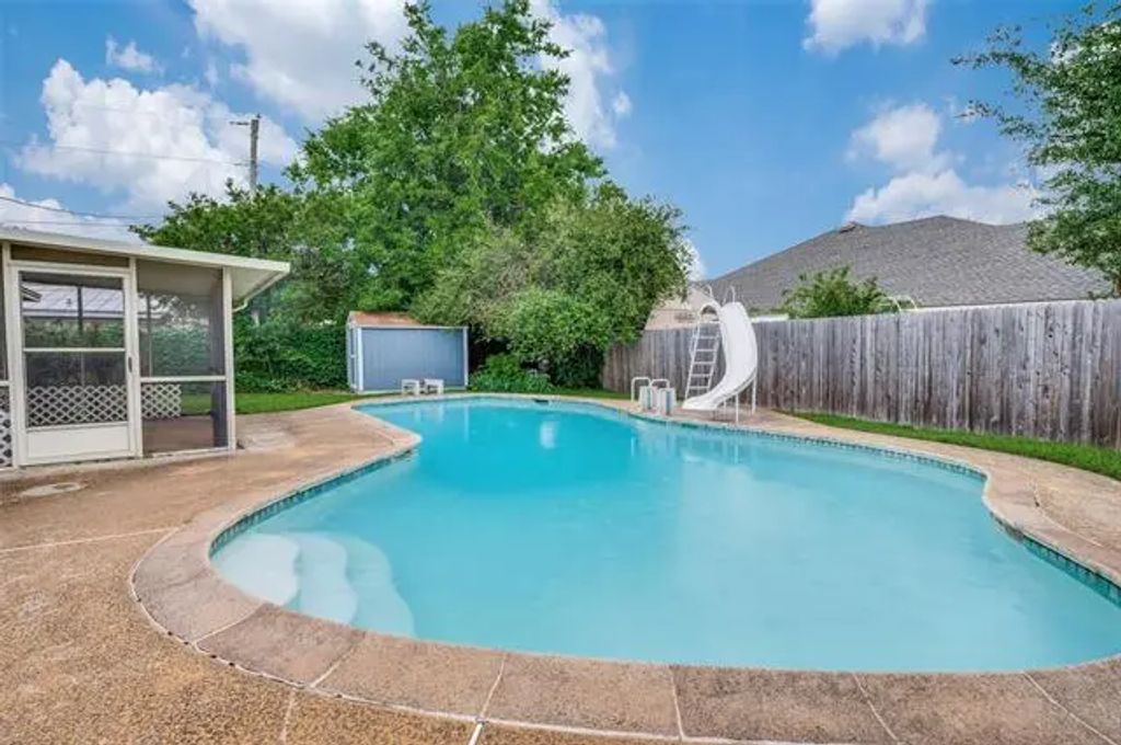 5817 Carolyn Drive, North Richland Hills