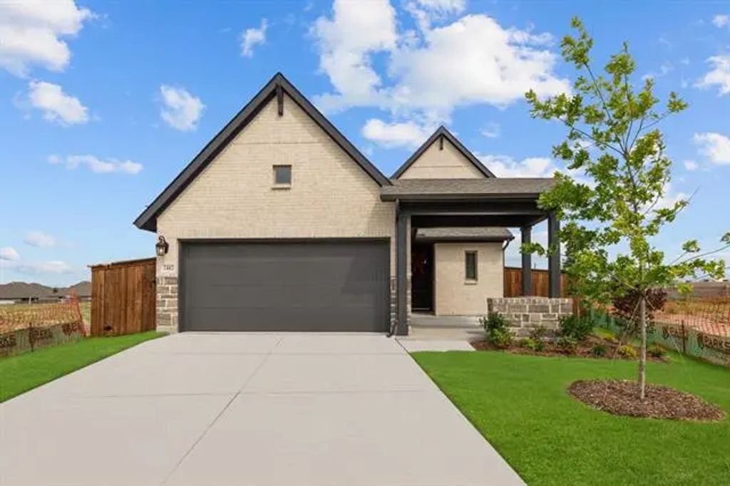 2402 Jackson Burn Drive, Royse City