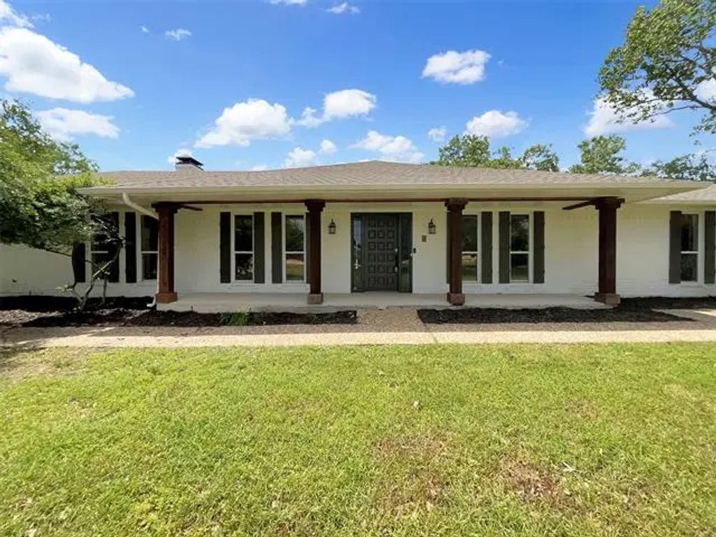 8 Woodmoor Circle, Lucas