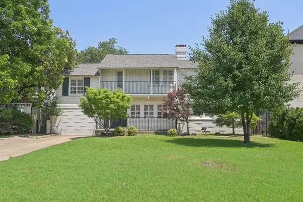 4516 Mockingbird Lane, University Park