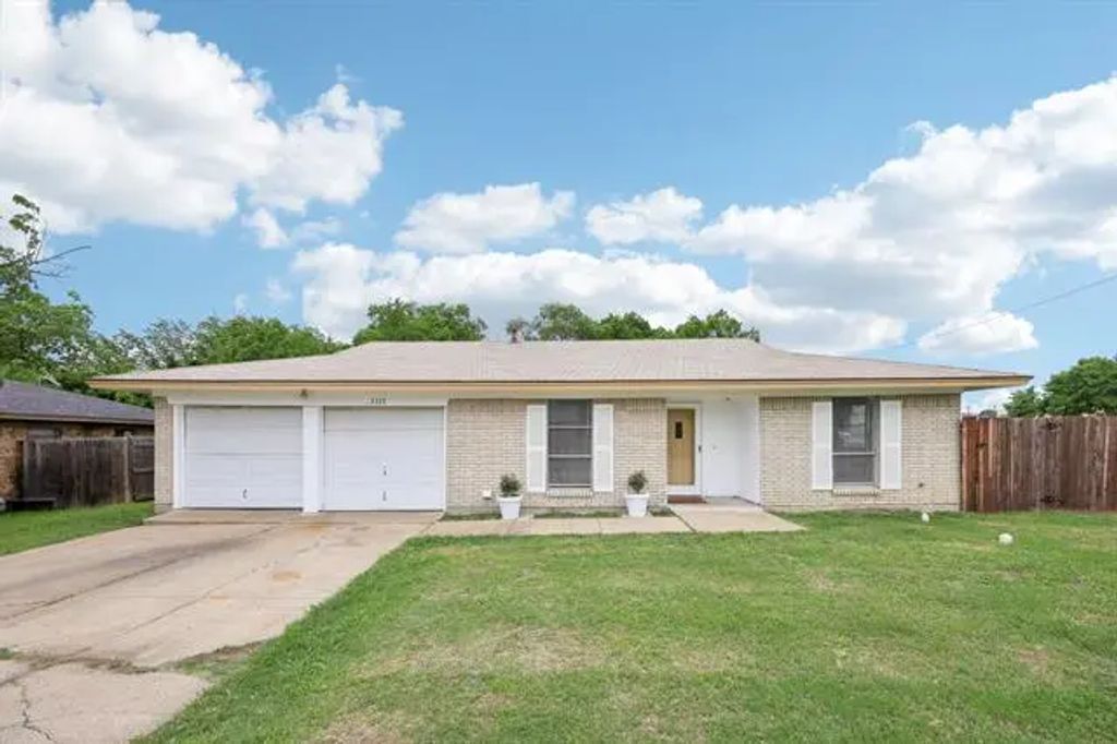2115 Southridge Drive, Arlington