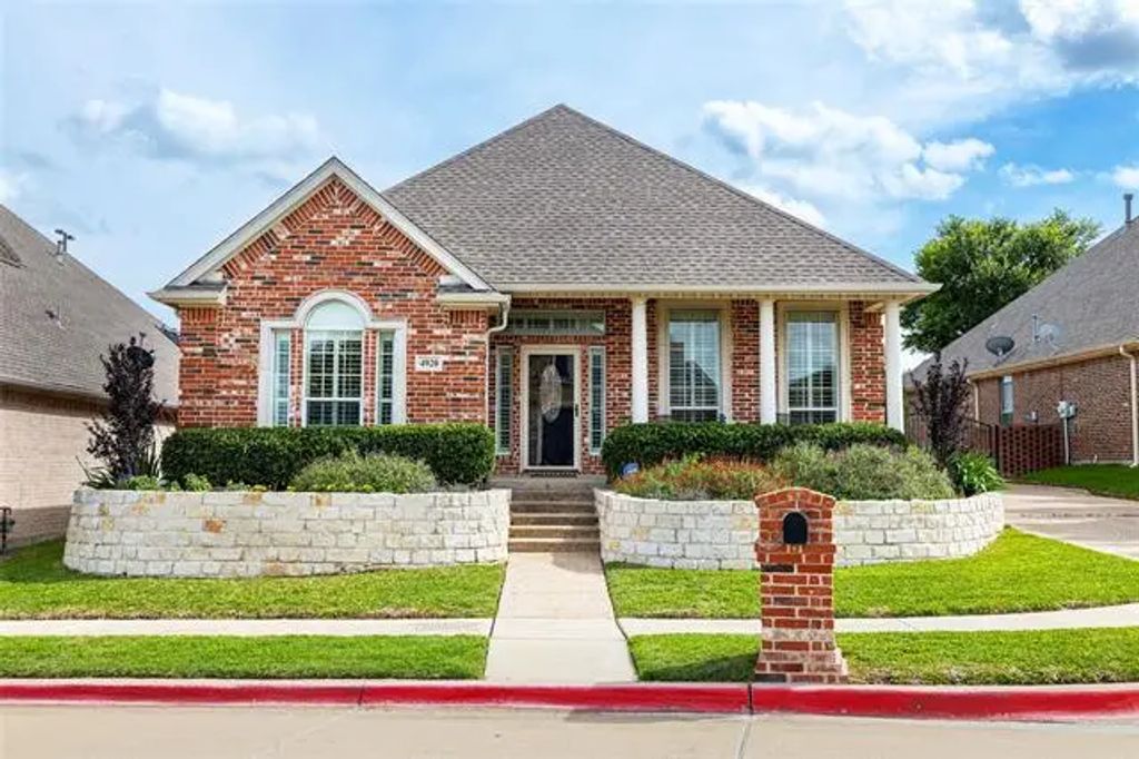 4920 Ridge Circle, Benbrook