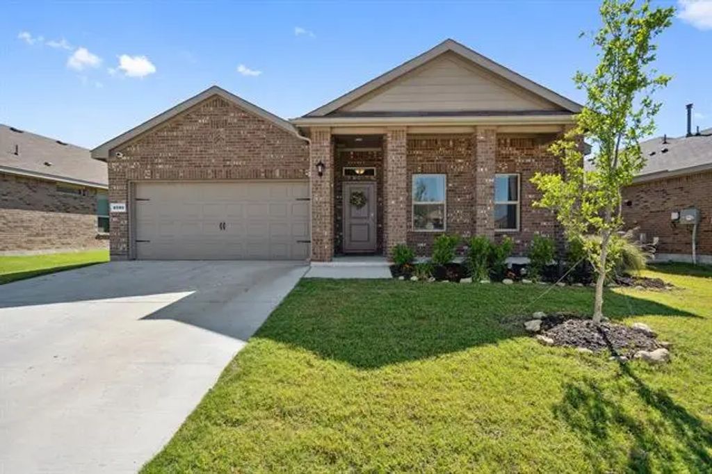 8580 Big Apple Drive, Fort Worth