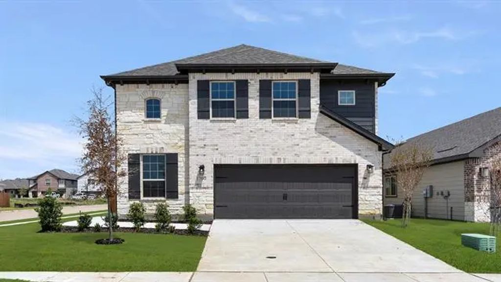 1700 Elle Lane, Aubrey