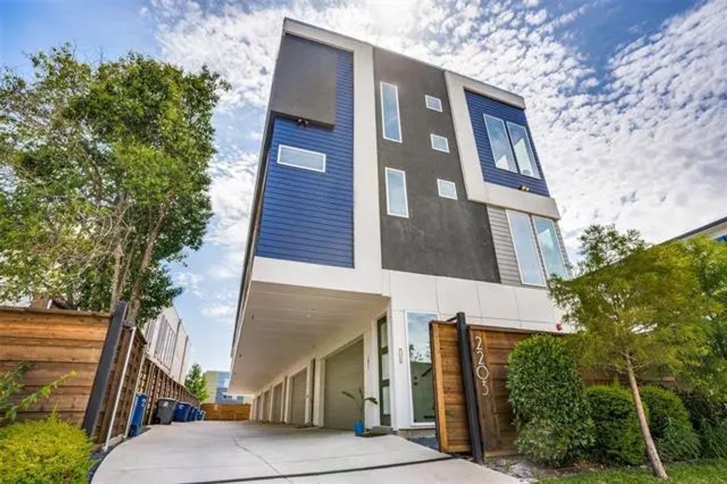 2203 Moser Avenue 105, Dallas