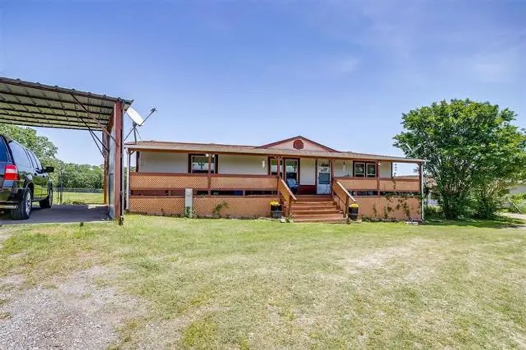 105 Lone Hill Court, Springtown