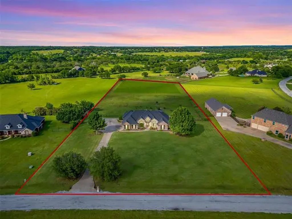 122 King Ranch Court, Fort Worth