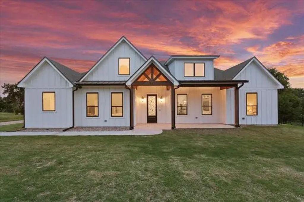 207 Merrifield Drive, Woodway