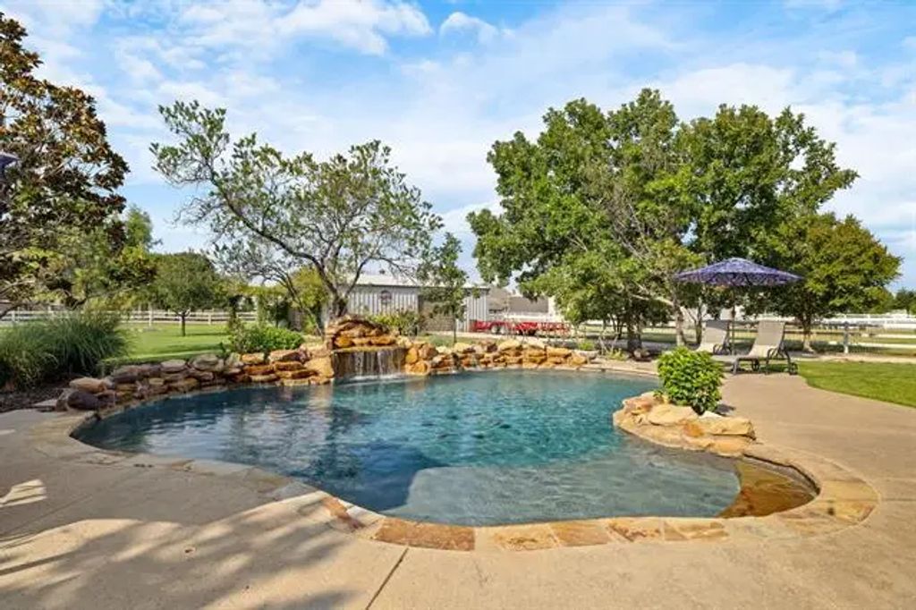 624 Lonesome Star Trail, Haslet