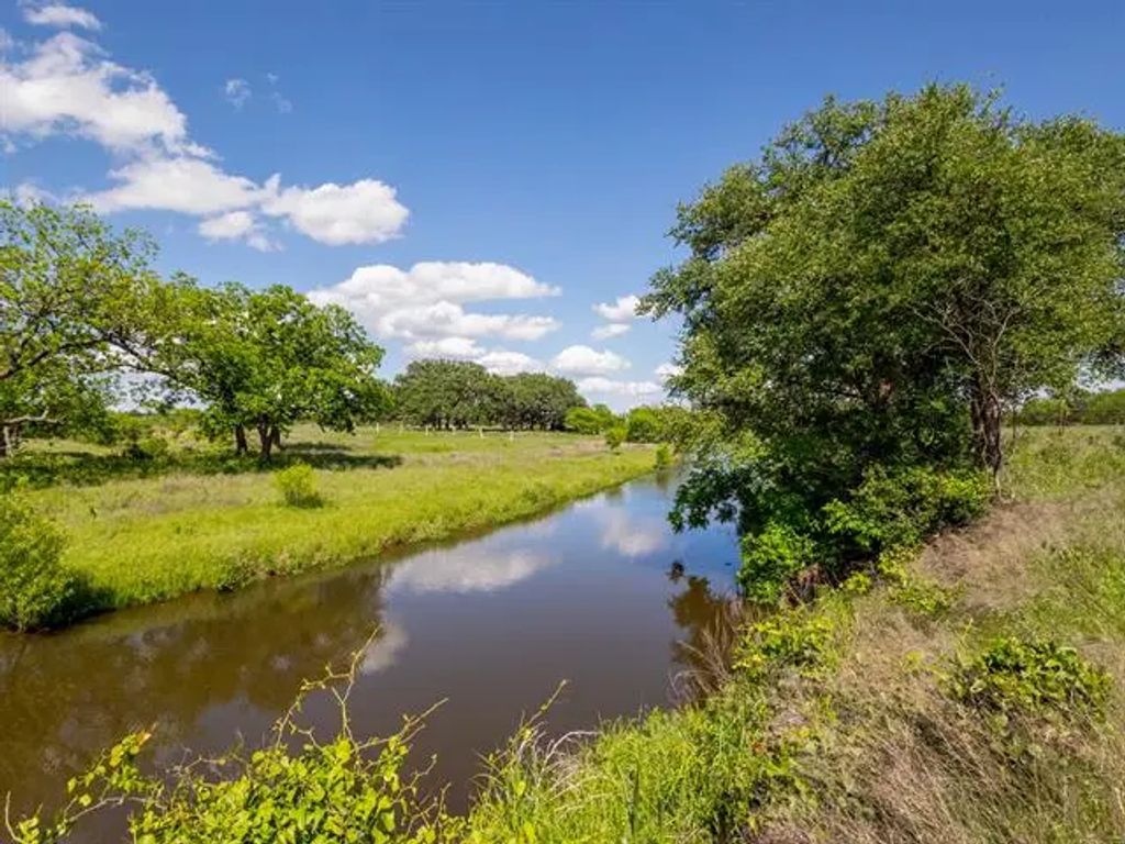 3535 Fm 2805, Coleman