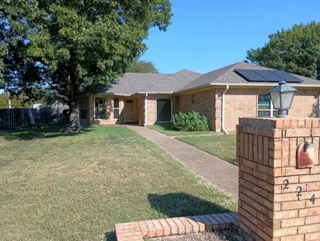 224 Crescent Drive, Hewitt
