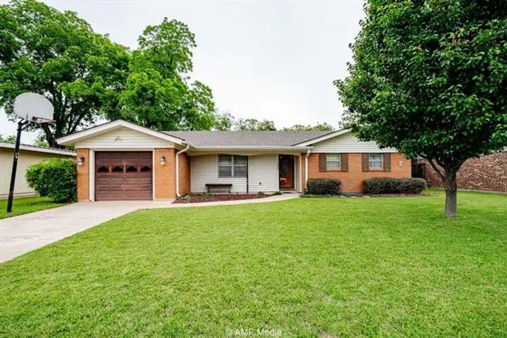 2302 13th, Brownwood