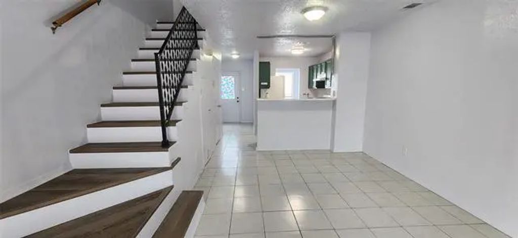 617 Carriagehouse Lane E2, Garland