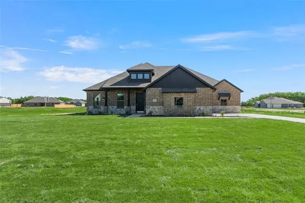 18145 Osage Lane, Terrell