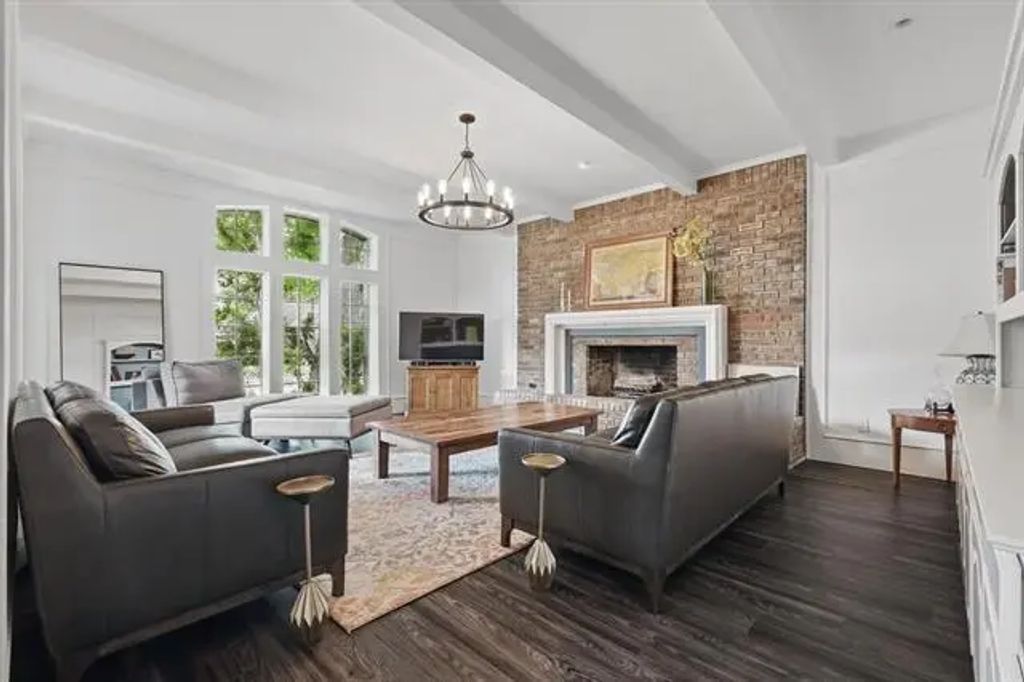 7219 Crooked Oak Drive, Dallas