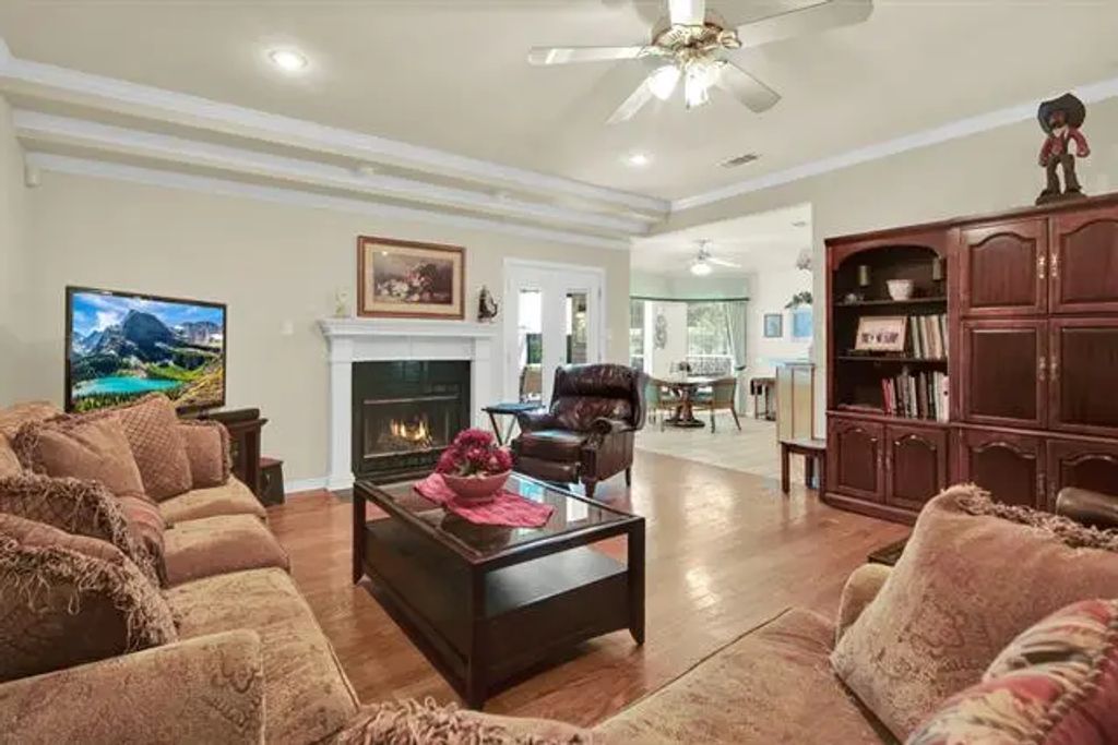 65 Shawnee Circle, Denison