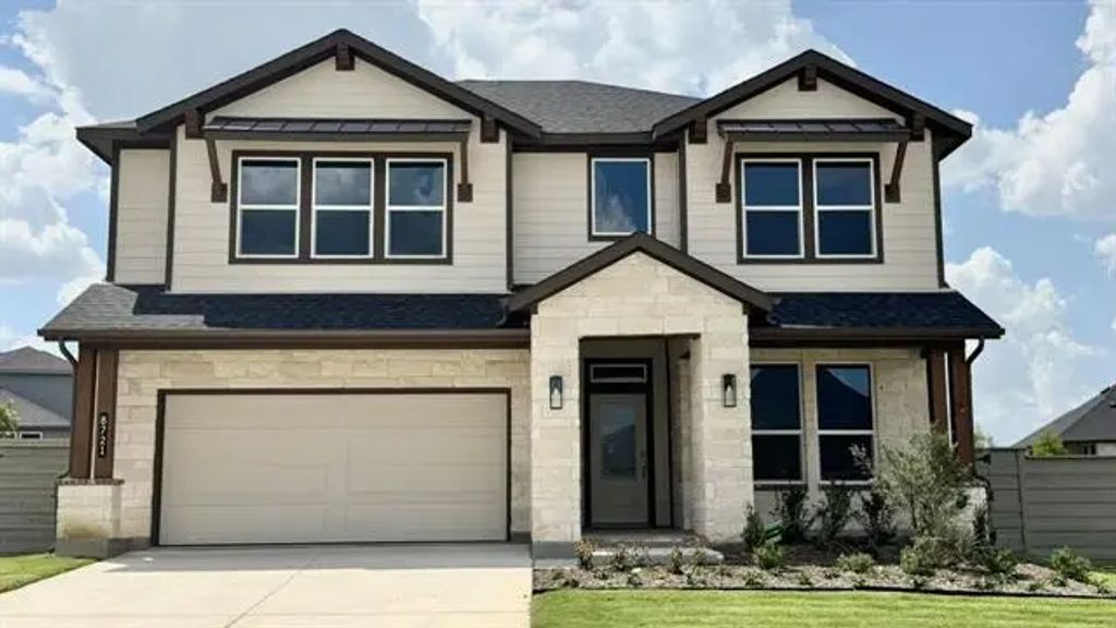 8721 Leafy Lane, Justin