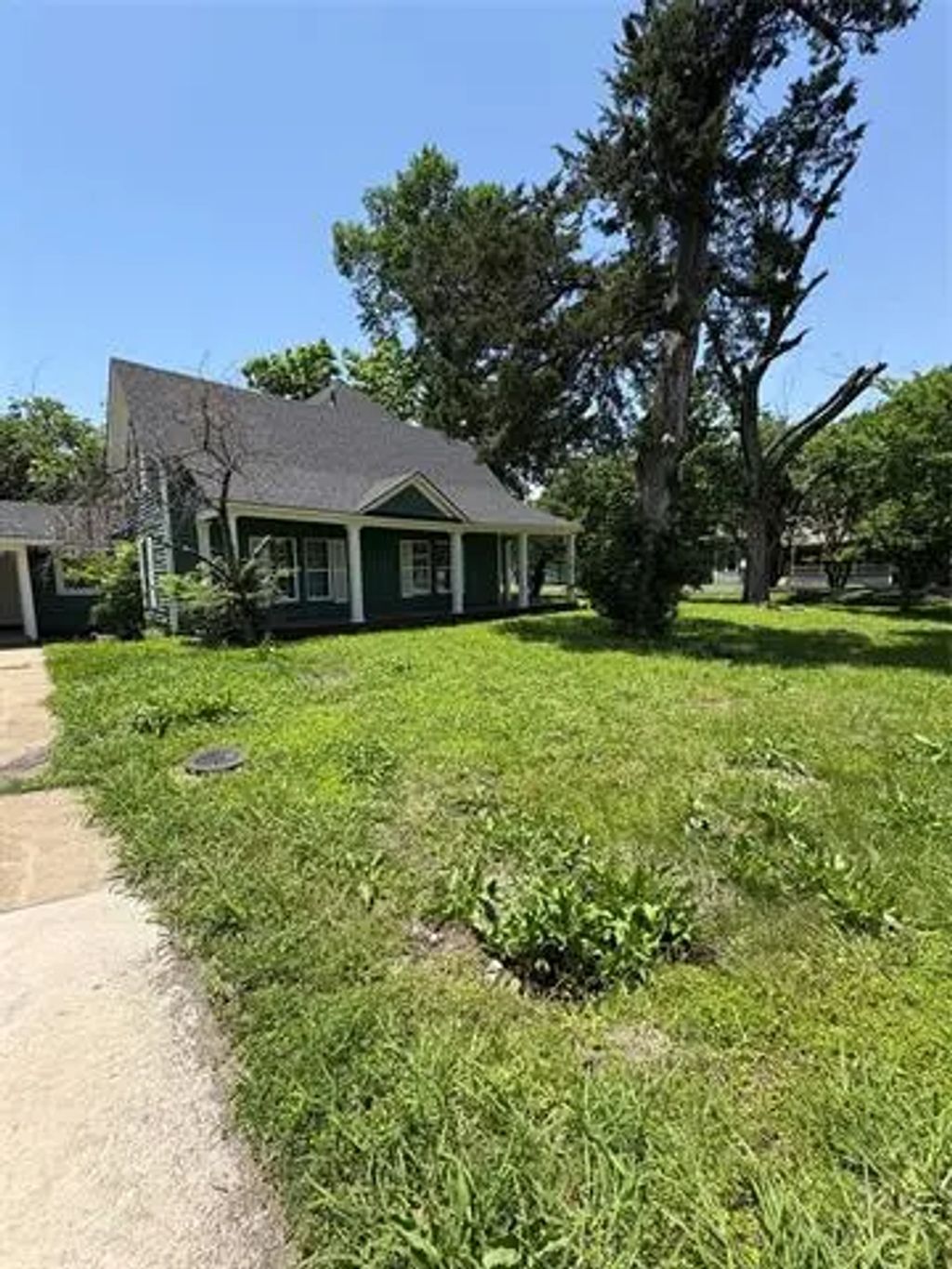 401 S Bois D Arc Street, Forney
