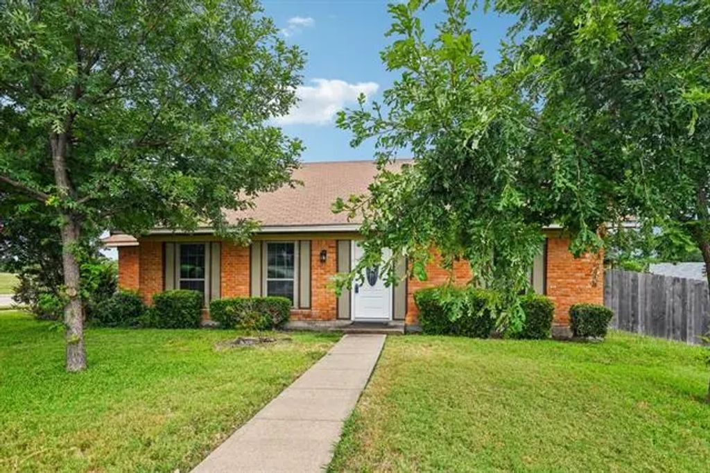 7702 Los Gatos Drive, Dallas