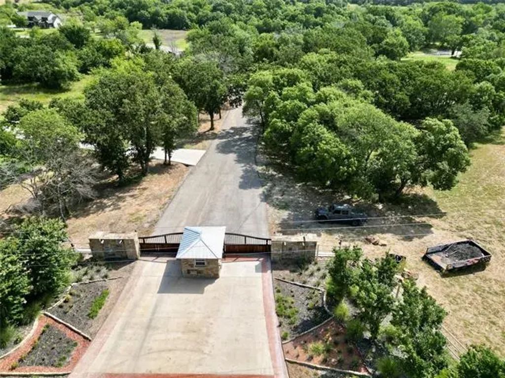 1084 Woodland Road, Weatherford