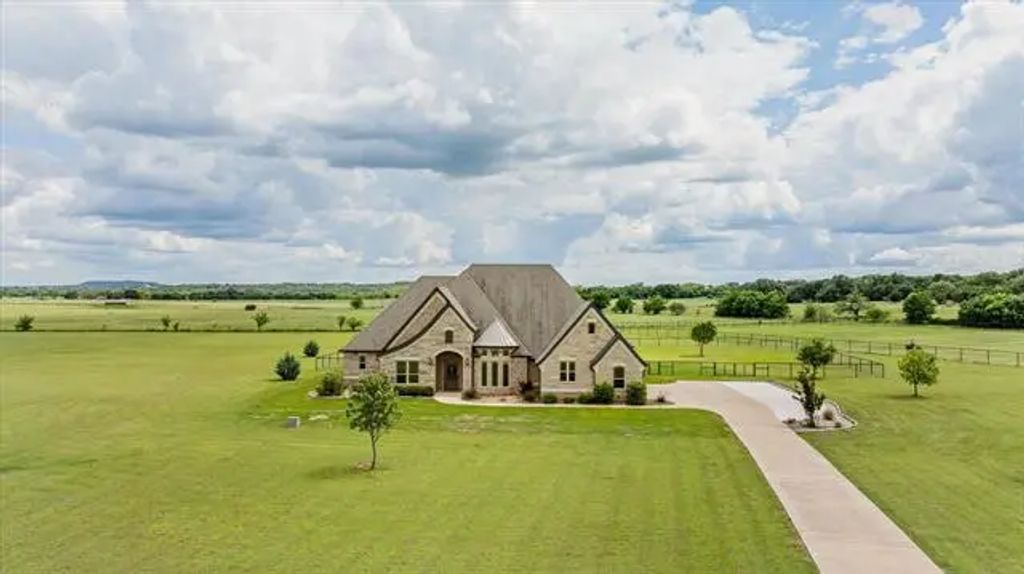 3607 Farm Land Court, Granbury