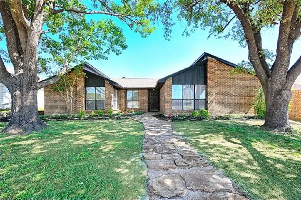 3229 Poteet Drive, Mesquite