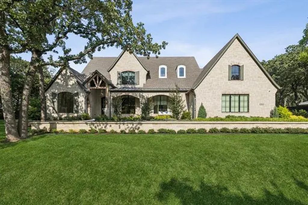 2203 Shadow Creek Court, Southlake