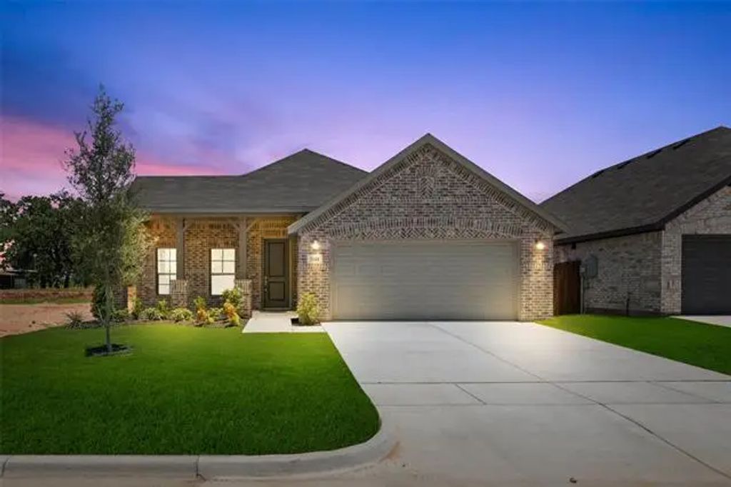 1148 Avery Road, Granbury