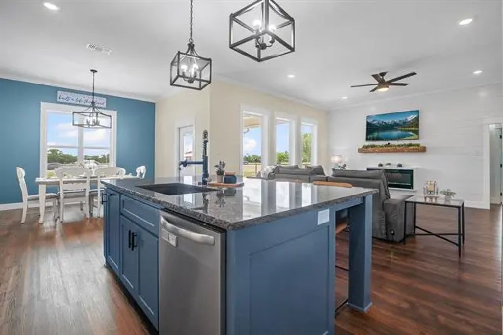 174 Rs County Road 3160, Emory